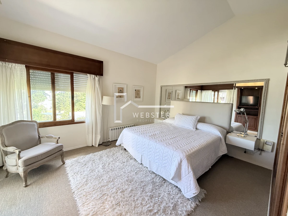 Casa ID.2679 - Venta y alquiler anual casa a pasos de la playa Mansa 