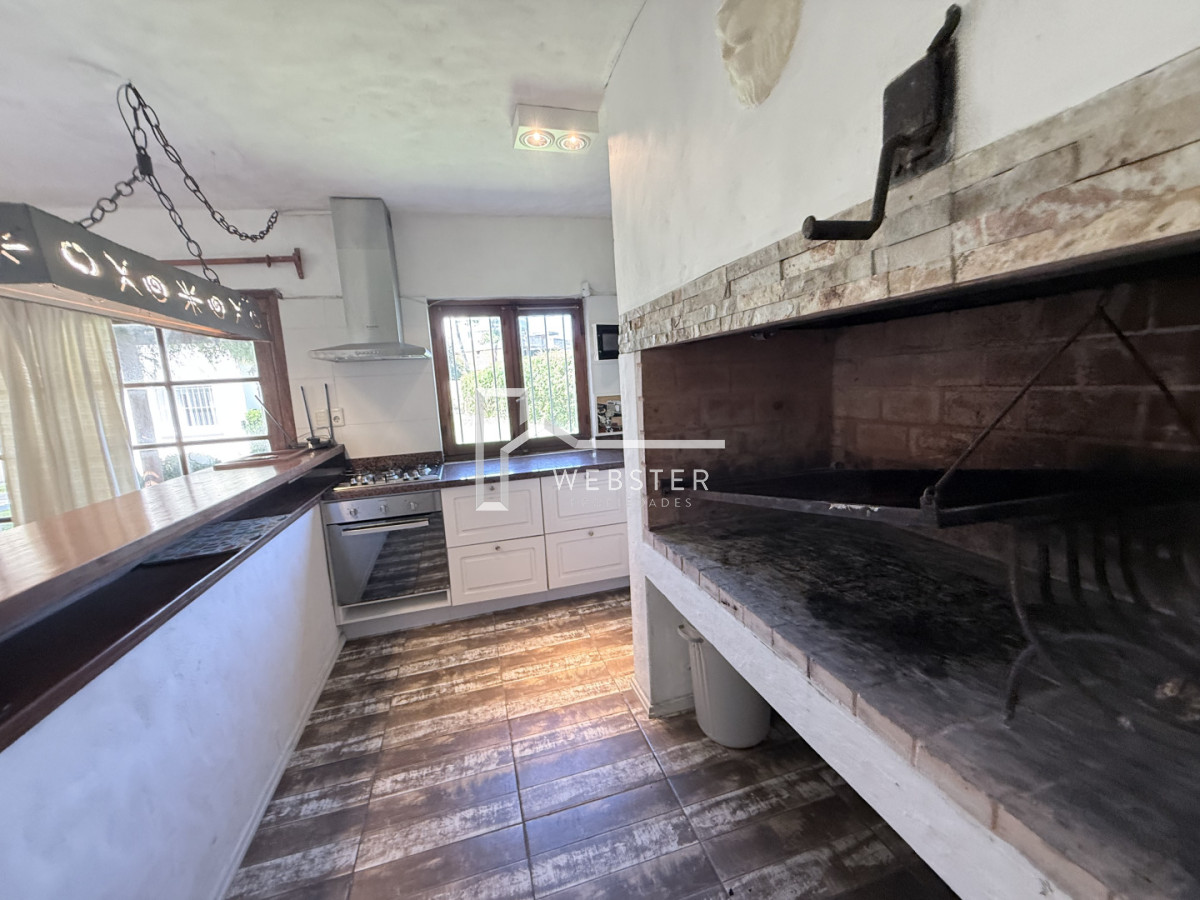 Casa ID.2679 - Venta y alquiler anual casa a pasos de la playa Mansa 