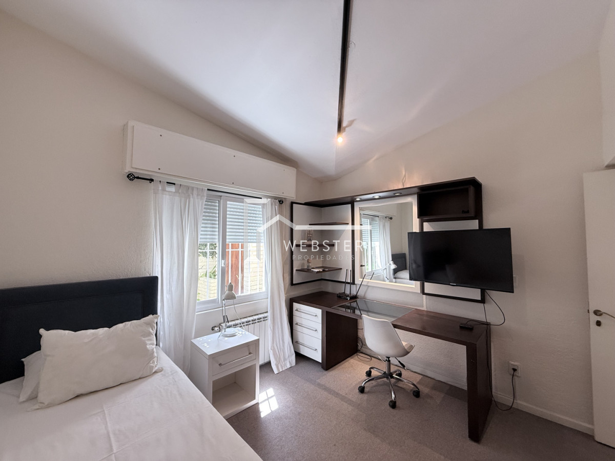 Casa ID.2679 - Venta y alquiler anual casa a pasos de la playa Mansa 