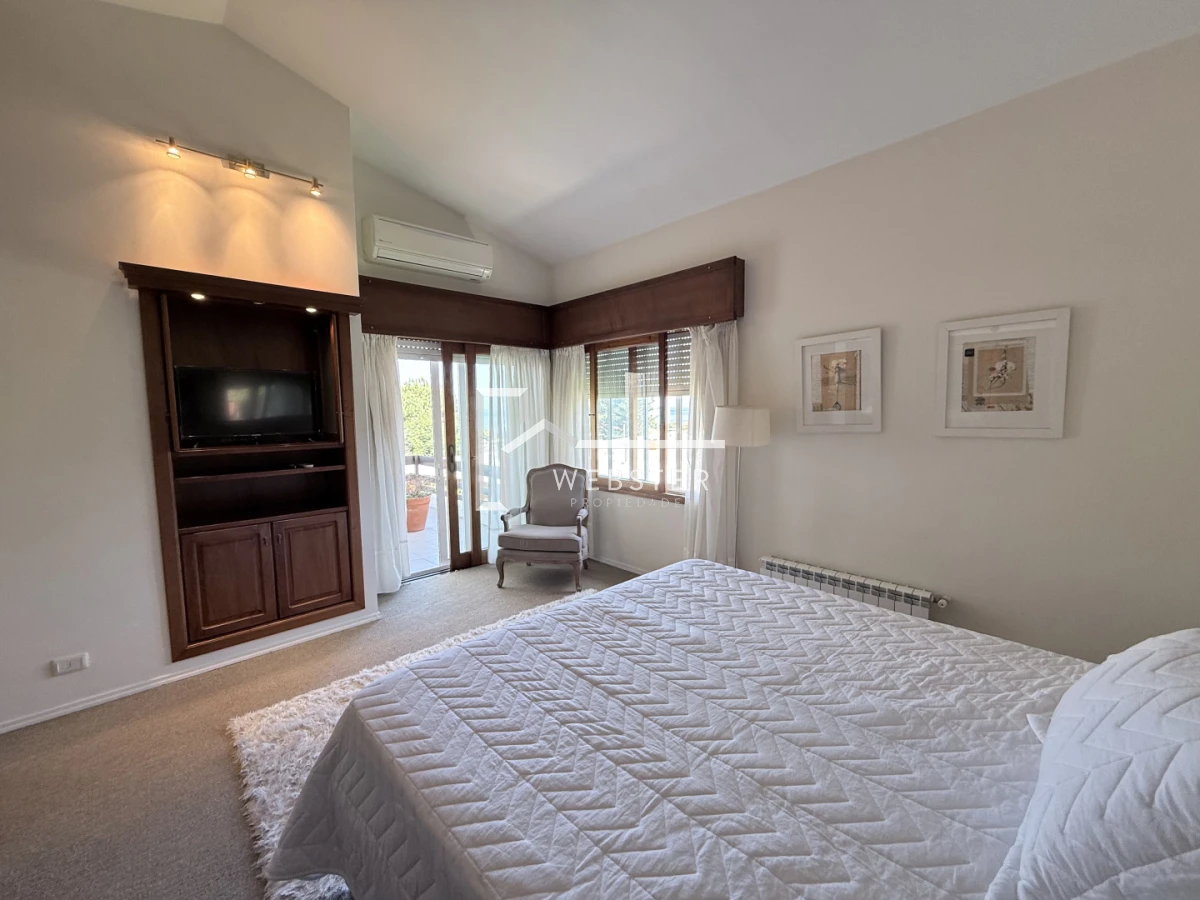 Casa ID.2679 - Venta y alquiler anual casa a pasos de la playa Mansa 