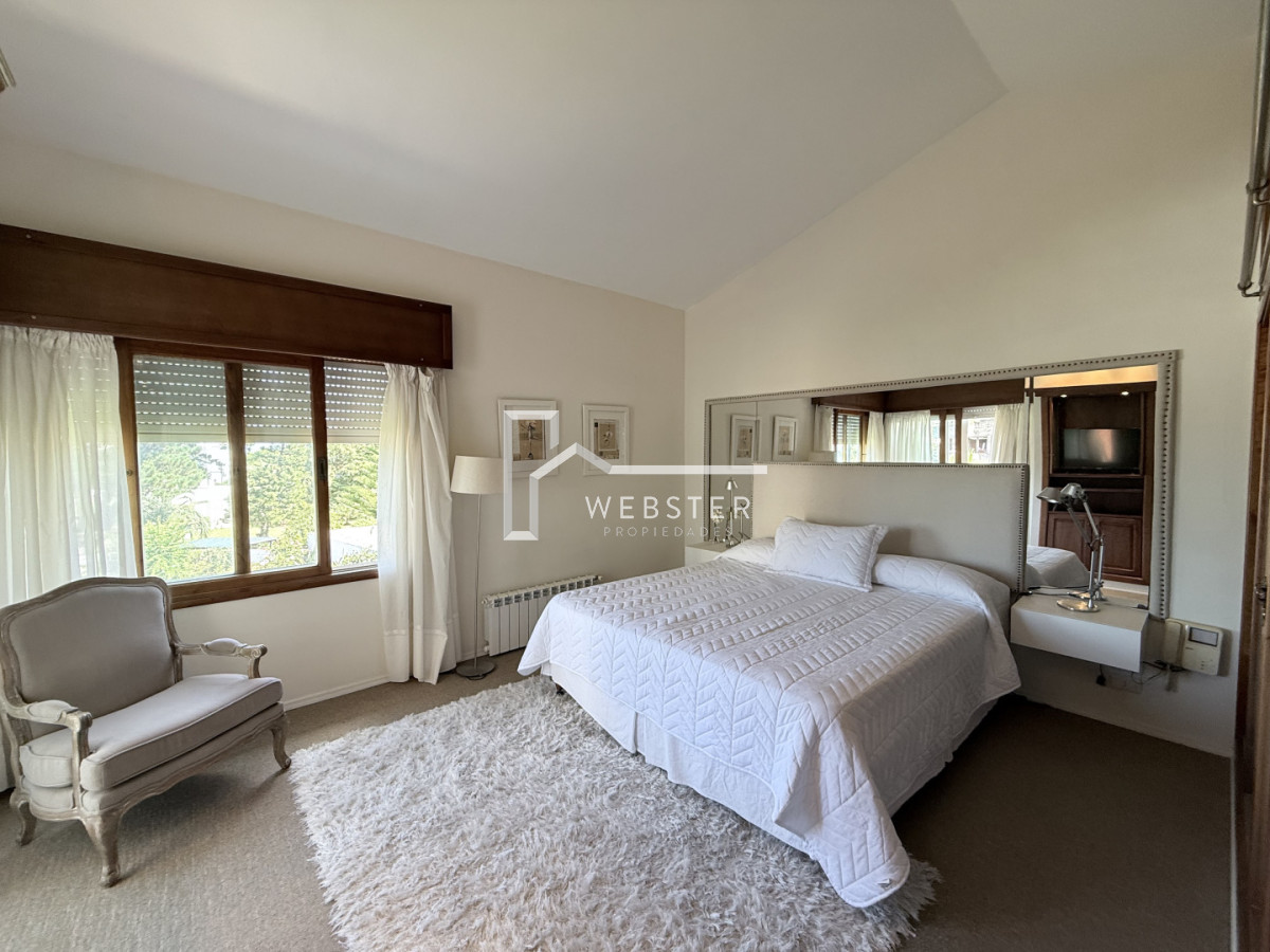 Casa ID.2679 - Venta y alquiler anual casa a pasos de la playa Mansa 