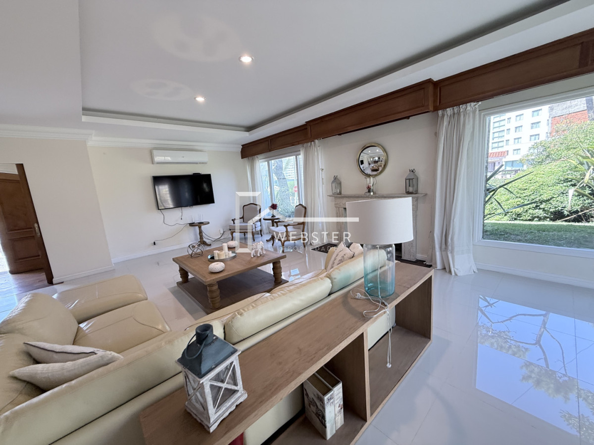 Casa ID.2679 - Venta y alquiler anual casa a pasos de la playa Mansa 