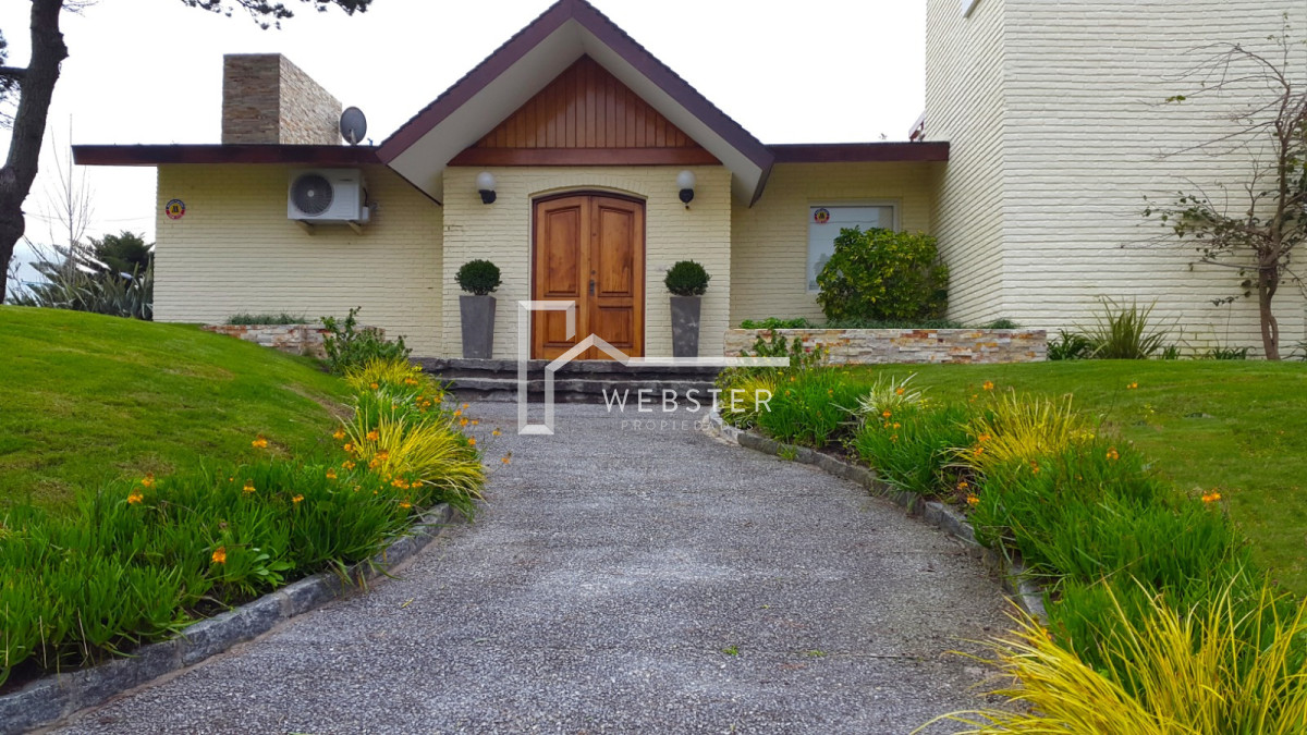 Casa ID.2679 - Venta y alquiler anual casa a pasos de la playa Mansa 