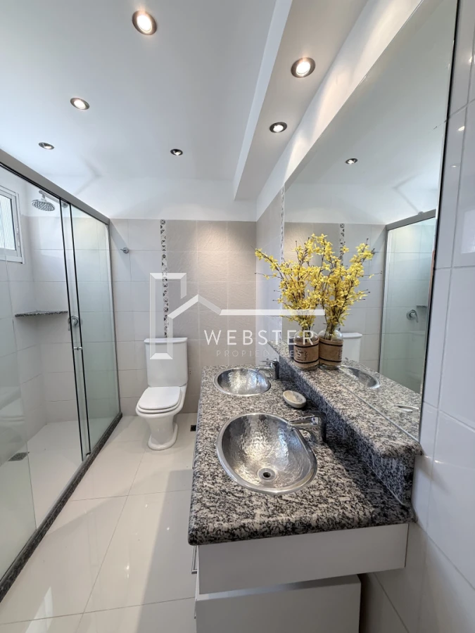 Casa ID.2679 - Venta y alquiler anual casa a pasos de la playa Mansa 