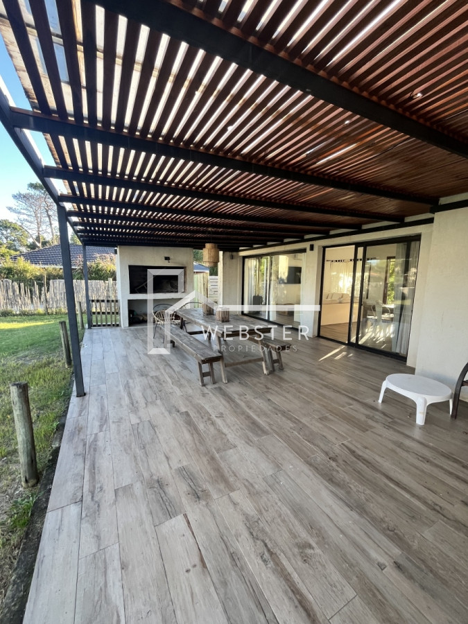 Casa ID.1315 - Alquiler Anual y Venta hermosa casa en Barrio Privado 