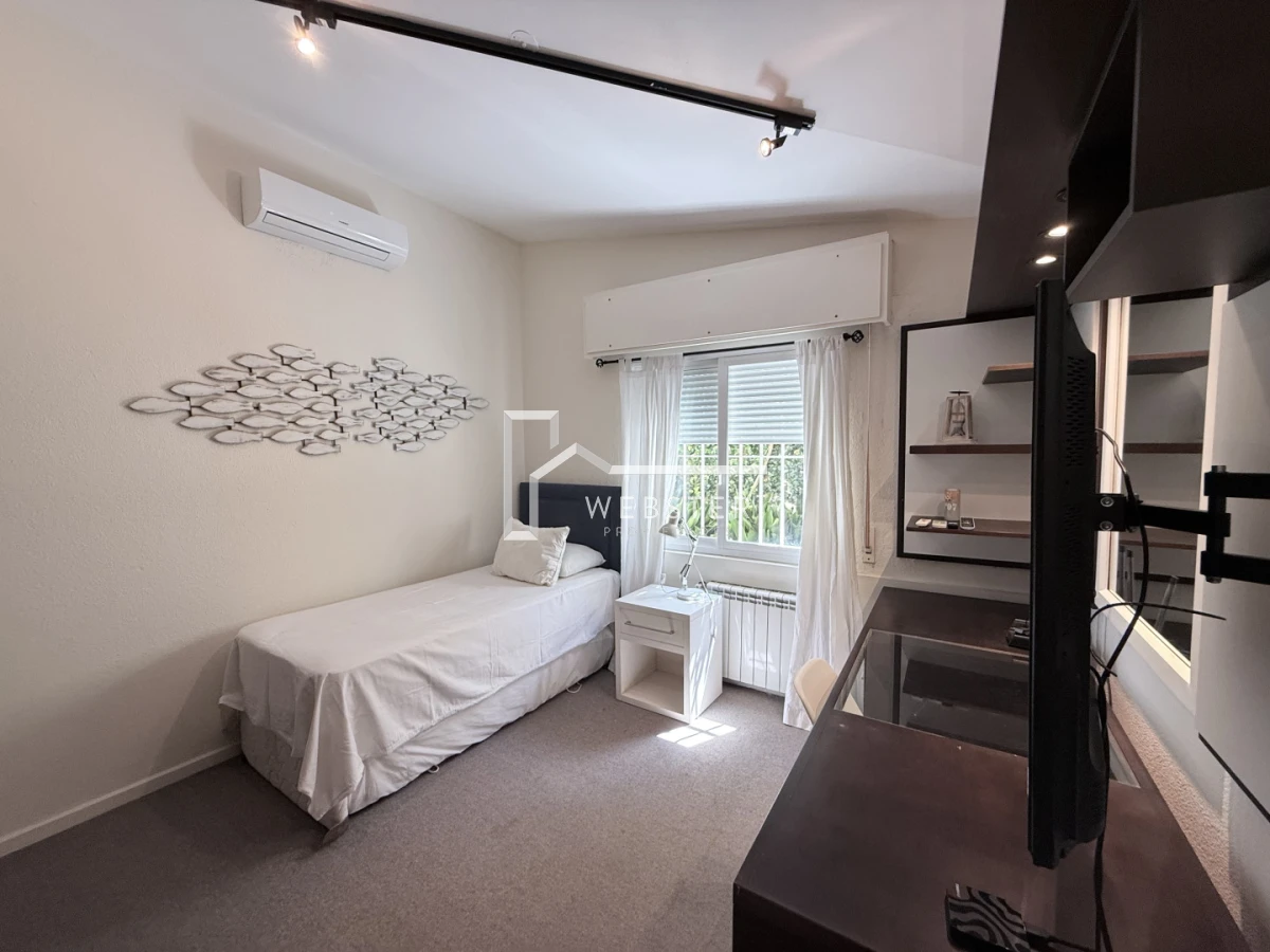 Casa ID.2679 - Venta y alquiler anual casa a pasos de la playa Mansa 