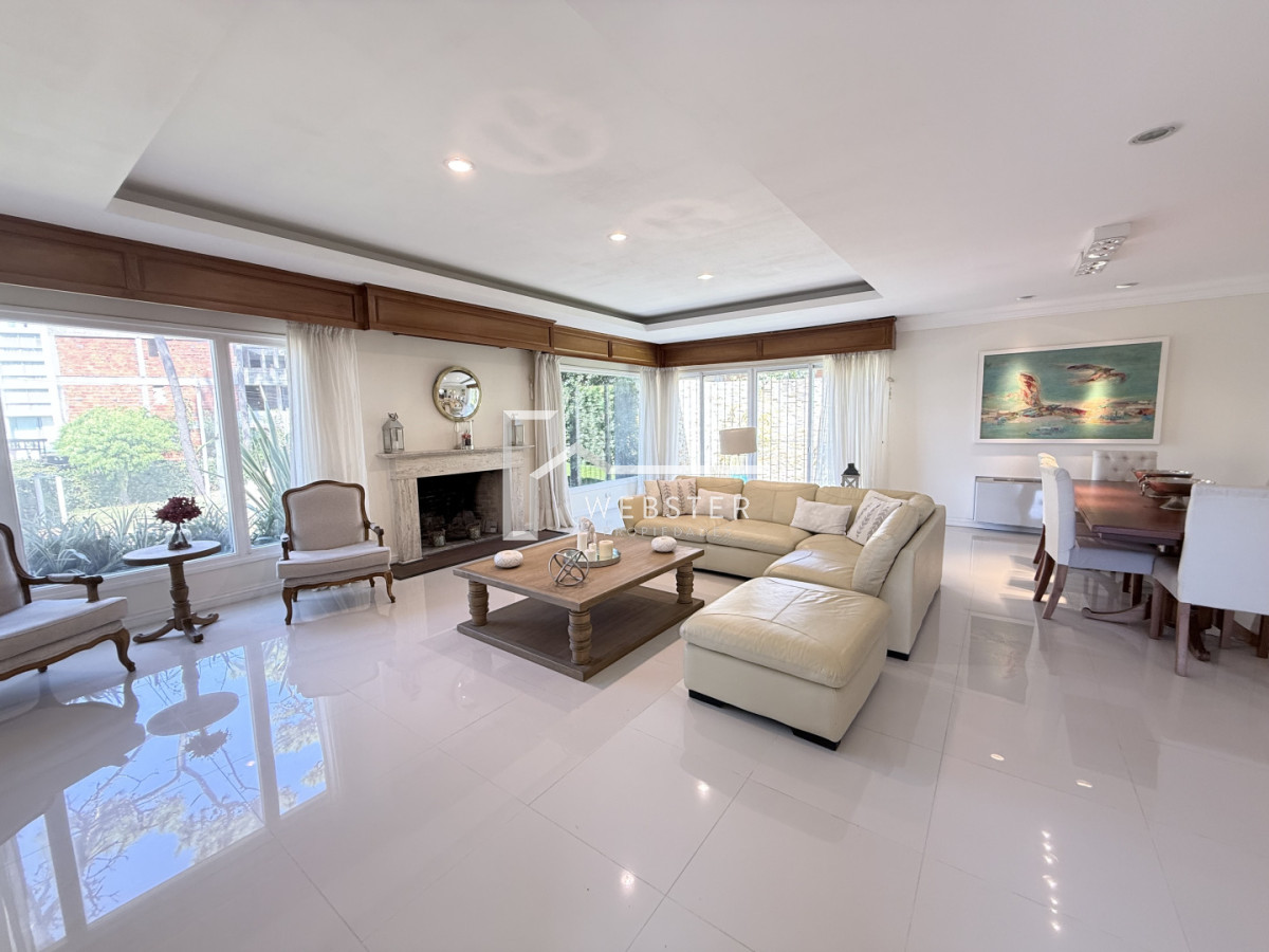 Casa ID.2679 - Venta y alquiler anual casa a pasos de la playa Mansa 