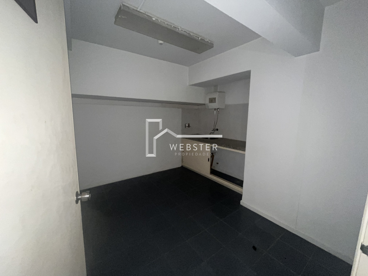 Local Comercial ID.1774 - Local en Punta del Este, Roosevelt