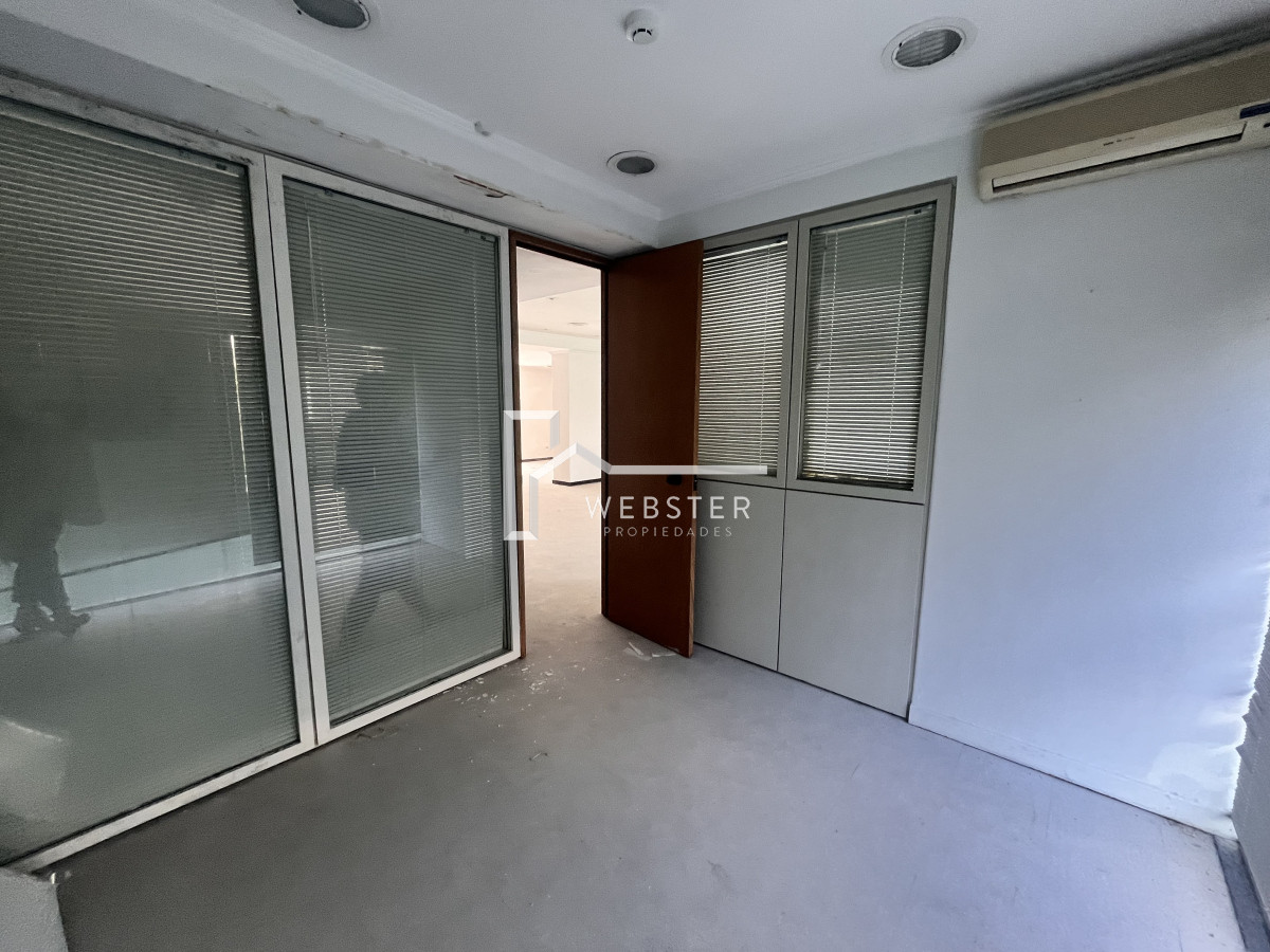 Local Comercial ID.1774 - Local en Punta del Este, Roosevelt