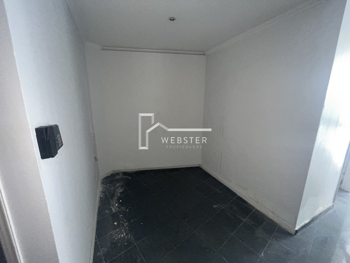 Local Comercial ID.1774 - Local en Punta del Este, Roosevelt