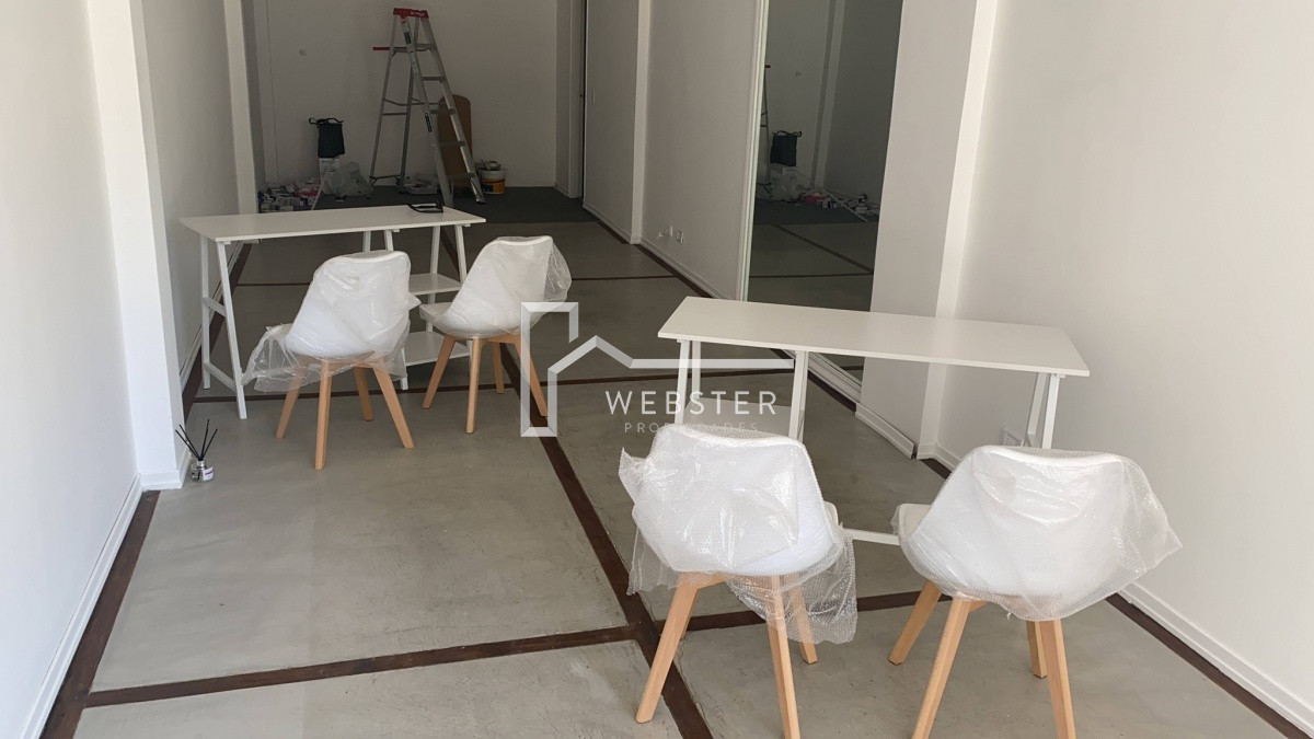 Local Comercial ID.514 - Alquiler anual Local en Península 