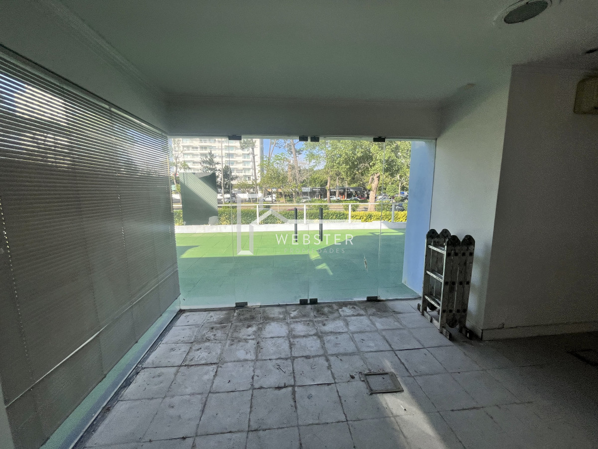 Local Comercial ID.1774 - Local en Punta del Este, Roosevelt