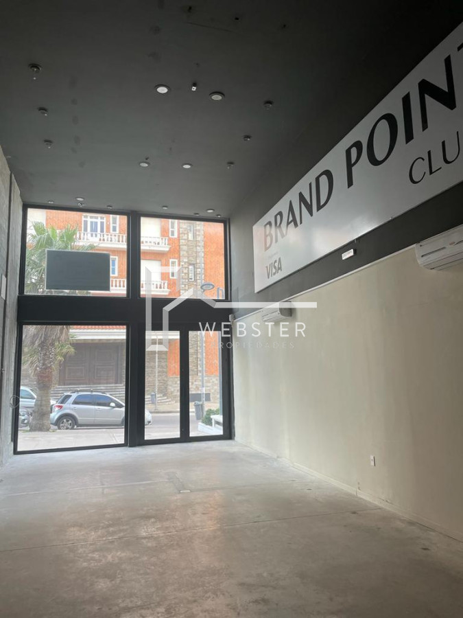 Local Comercial ID.916 - Local en Punta del Este, Península