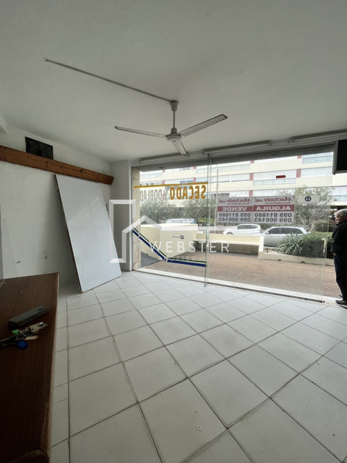 Local Comercial ID.611 - Venta y alquiler anual de local 