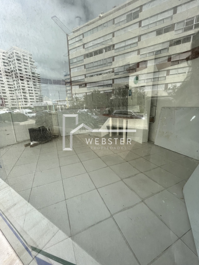 Local Comercial ID.611 - Venta y alquiler anual de local 