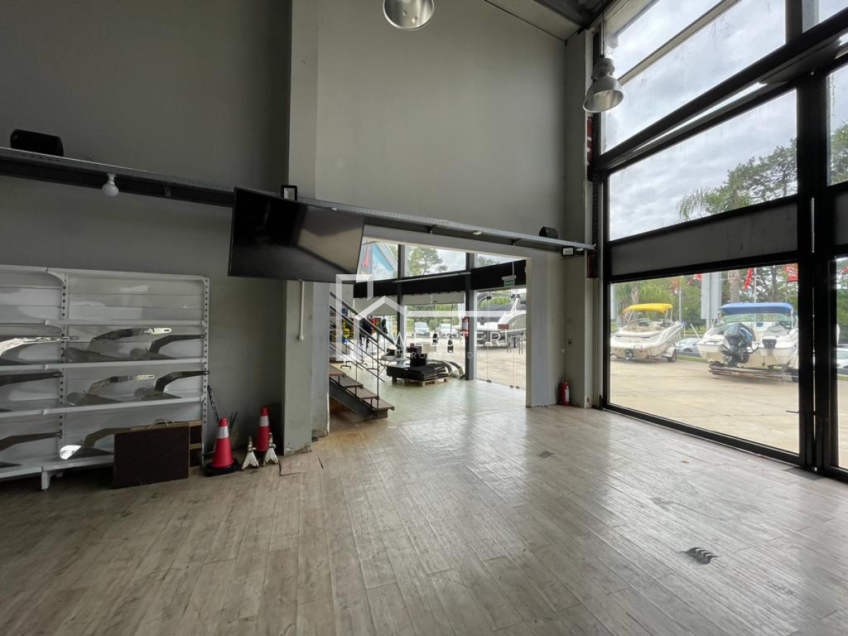 Local Comercial ID.605 - Amplio local disponible en alquiler anual 