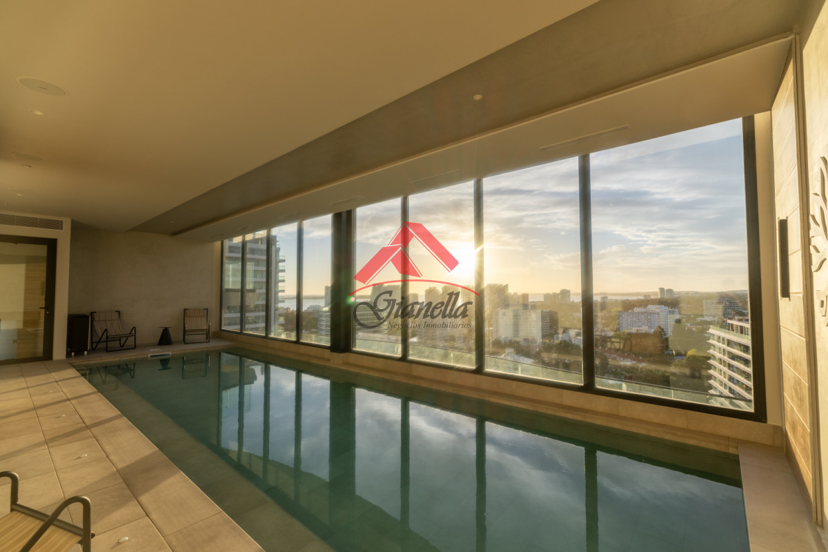 Apartamento ID.2221 - Apartamento de 2 dormitorios en venta, Playa Brava, Punta del Este