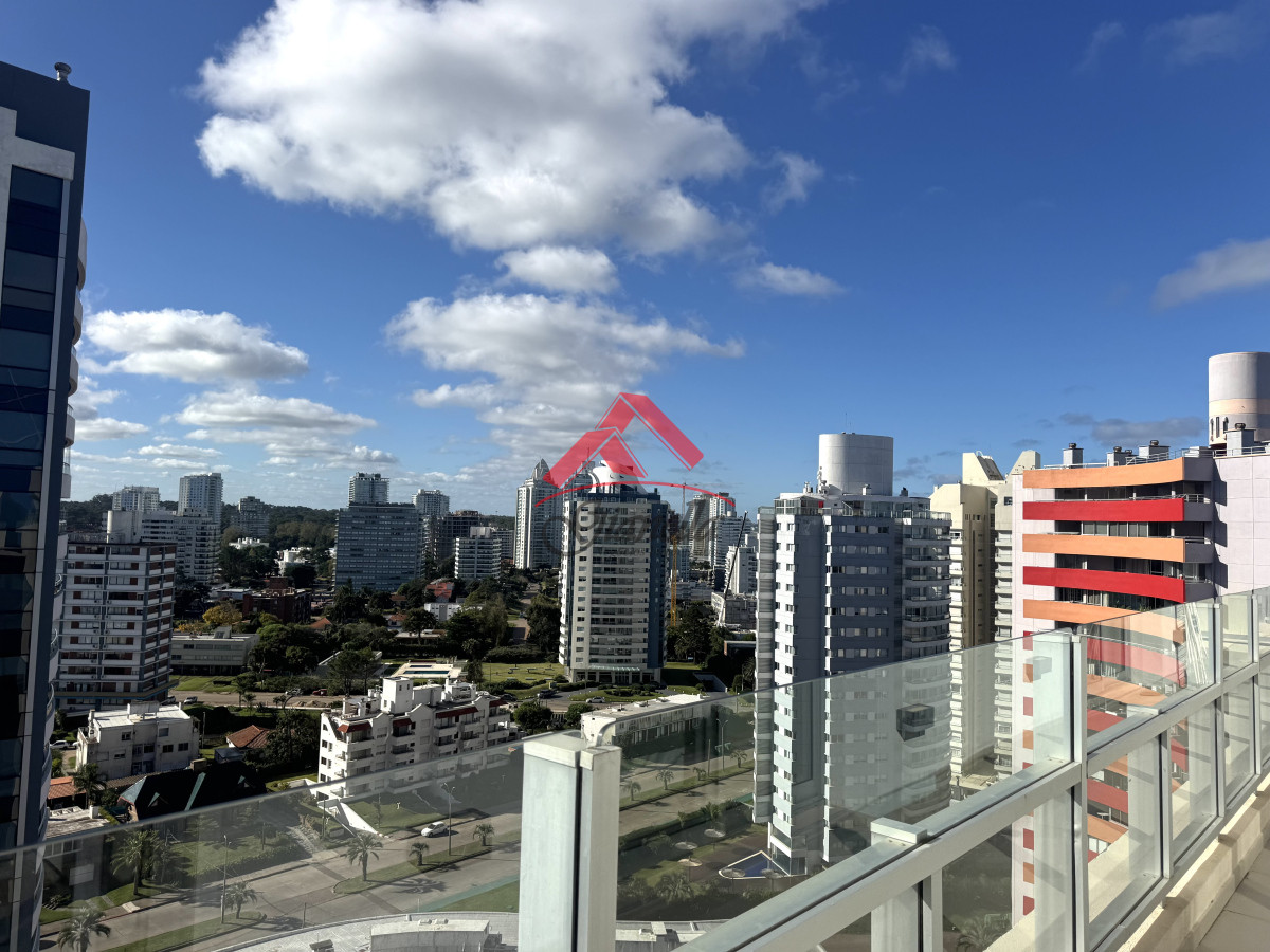 Apartamento ID.2222 - Apartamento en venta de 3 dormitorios en Aidy Grill Playa Brava Punta del Este