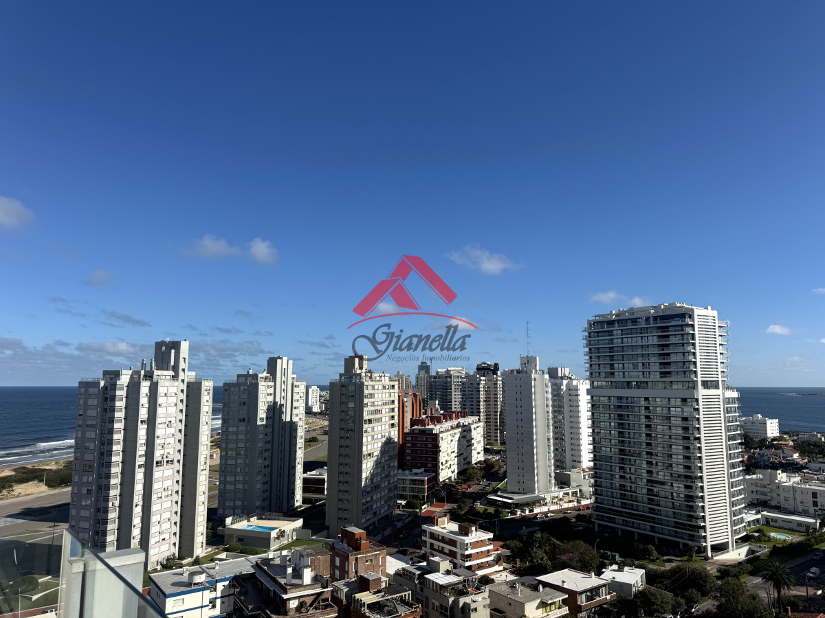 Apartamento ID.2222 - Apartamento en venta de 3 dormitorios en Aidy Grill Playa Brava Punta del Este