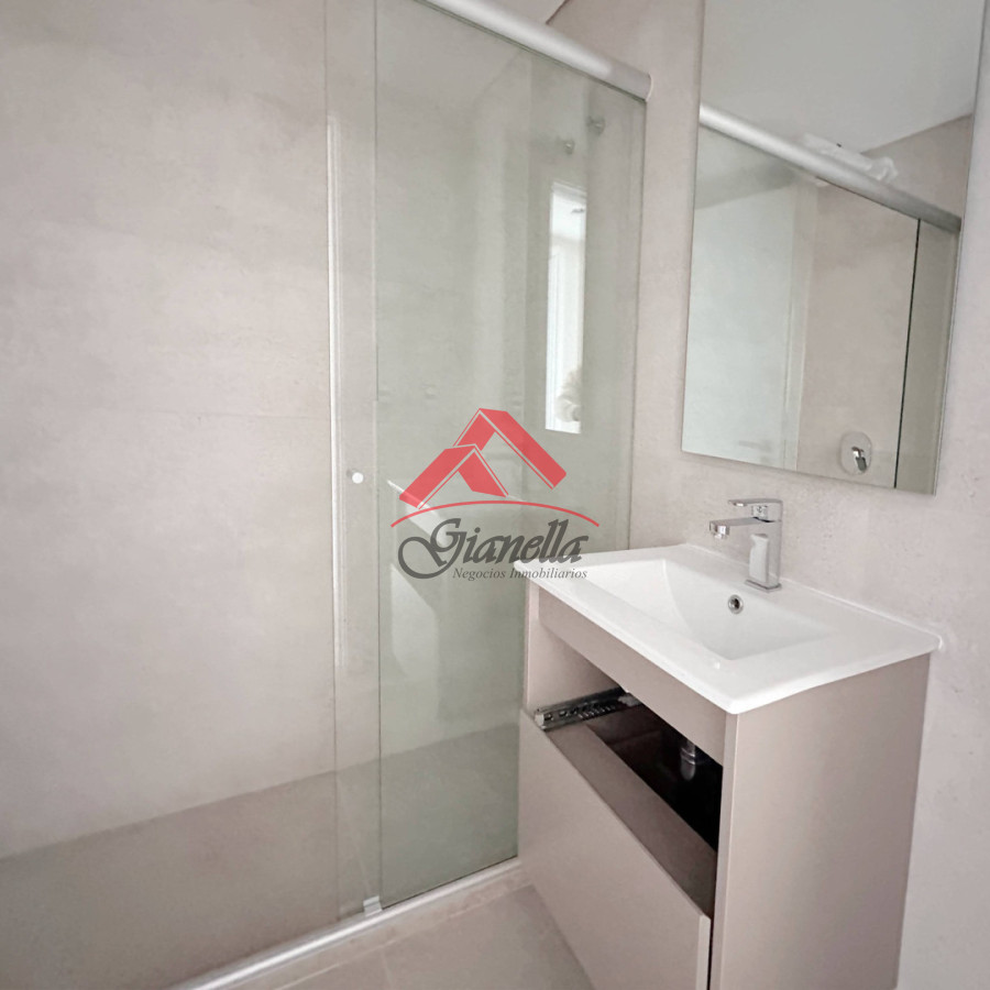 Apartamento ID.2221 - Apartamento de 2 dormitorios en venta, Playa Brava, Punta del Este