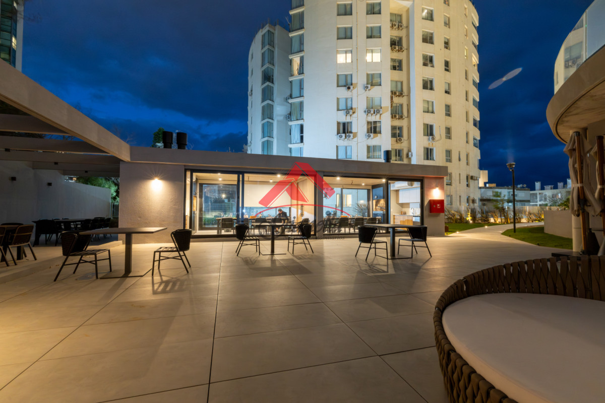 Apartamento ID.2221 - Apartamento de 2 dormitorios en venta, Playa Brava, Punta del Este