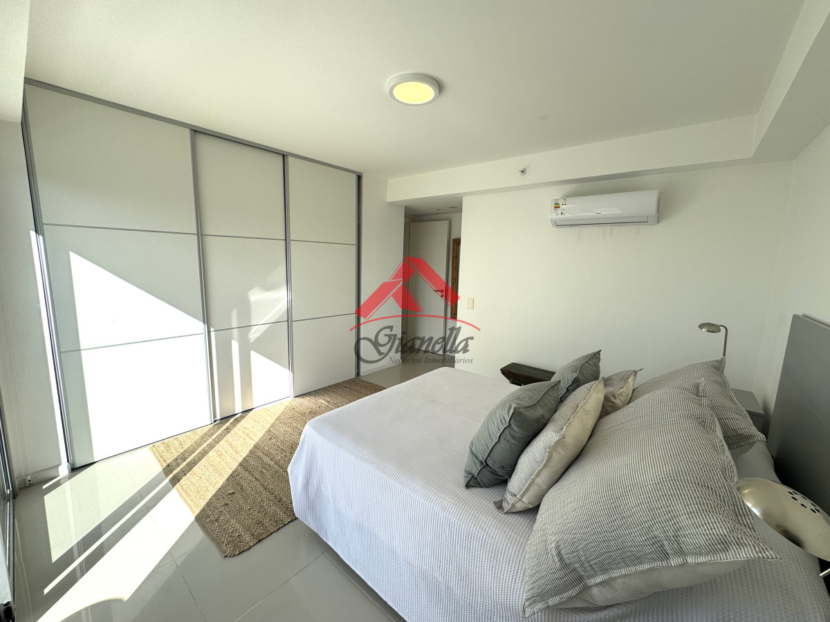 Apartamento ID.2222 - Apartamento en venta de 3 dormitorios en Aidy Grill Playa Brava Punta del Este