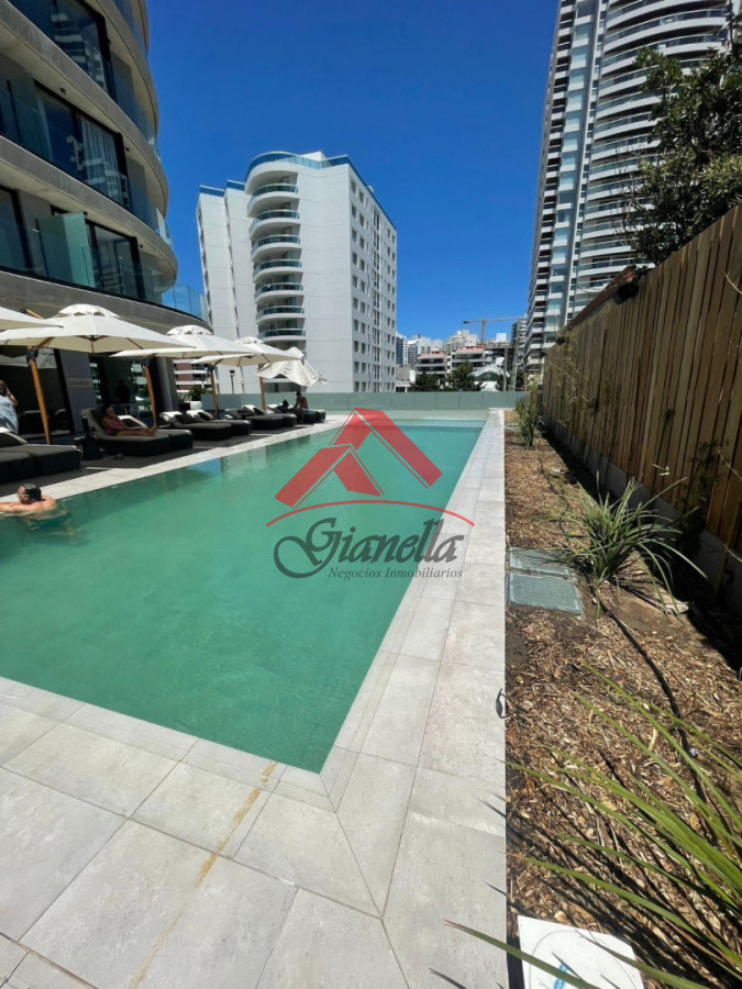 Apartamento ID.2221 - Apartamento de 2 dormitorios en venta, Playa Brava, Punta del Este