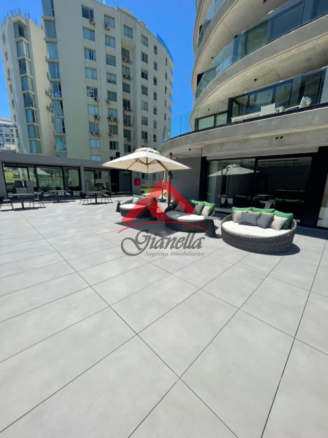 Apartamento ID.2221 - Apartamento de 2 dormitorios en venta, Playa Brava, Punta del Este