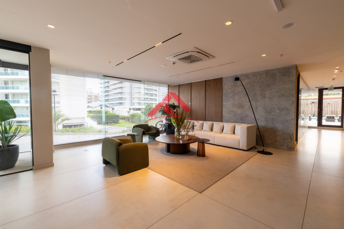 Apartamento ID.2221 - Apartamento de 2 dormitorios en venta, Playa Brava, Punta del Este