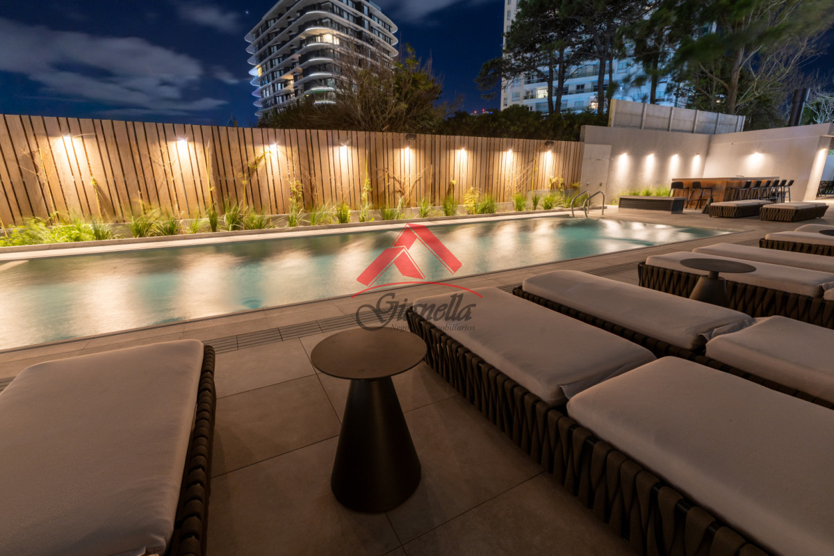 Apartamento ID.2221 - Apartamento de 2 dormitorios en venta, Playa Brava, Punta del Este