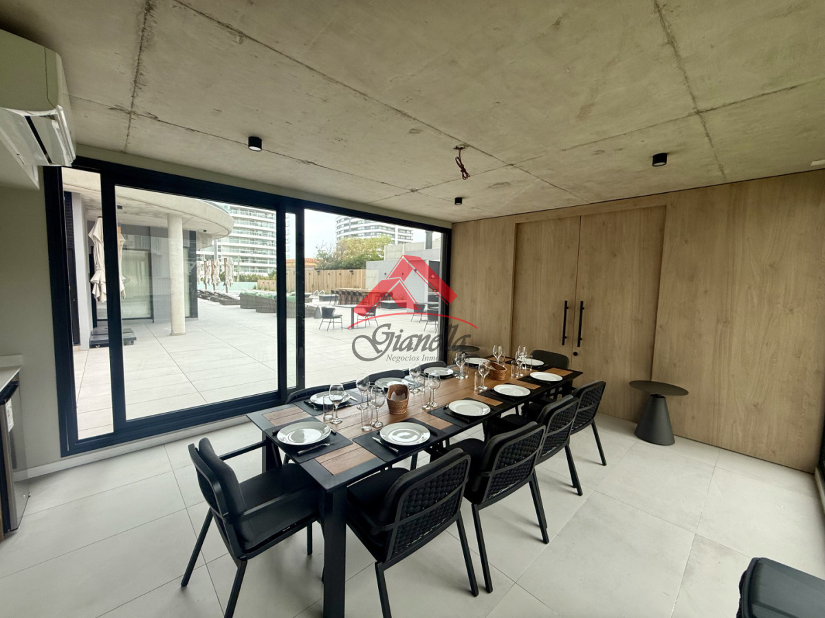 Apartamento ID.2221 - Apartamento de 2 dormitorios en venta, Playa Brava, Punta del Este