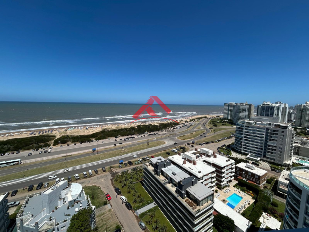 Apartamento ID.2221 - Apartamento de 2 dormitorios en venta, Playa Brava, Punta del Este