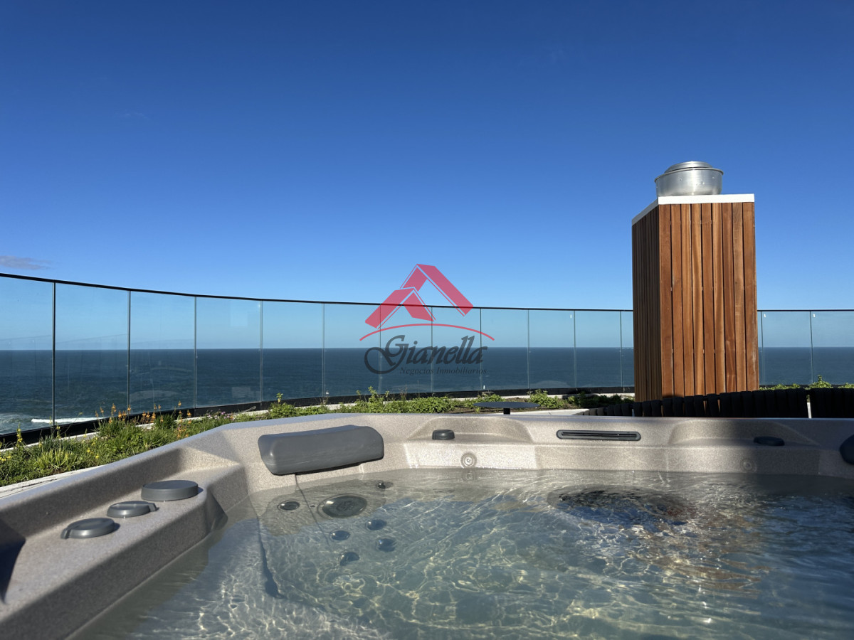 Apartamento ID.2221 - Apartamento de 2 dormitorios en venta, Playa Brava, Punta del Este