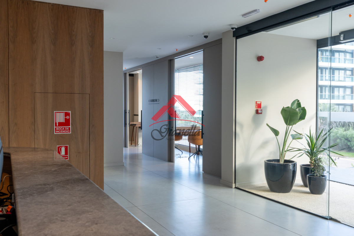 Apartamento ID.2221 - Apartamento de 2 dormitorios en venta, Playa Brava, Punta del Este