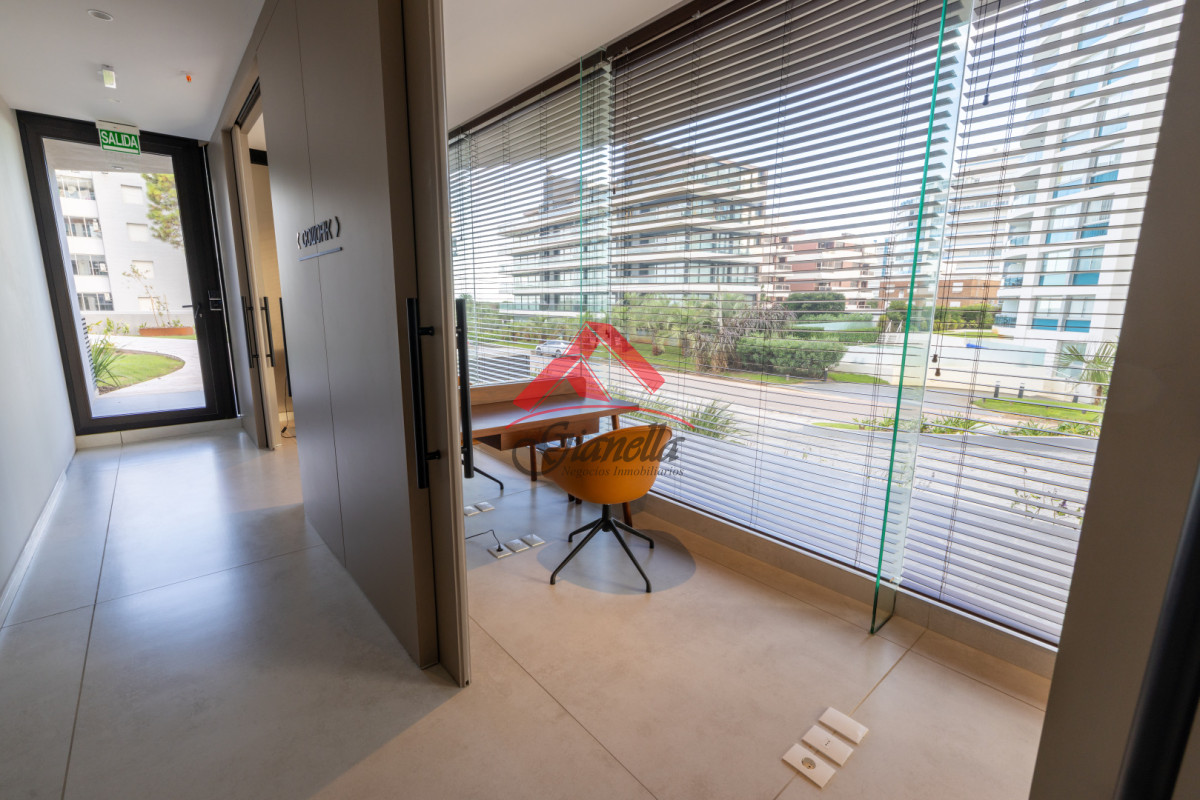 Apartamento ID.2221 - Apartamento de 2 dormitorios en venta, Playa Brava, Punta del Este