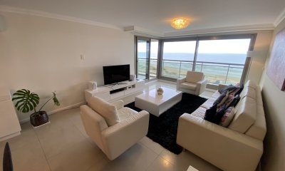 Apartamento en venta y alquiler temporario Playa Brava 3 dormitorios