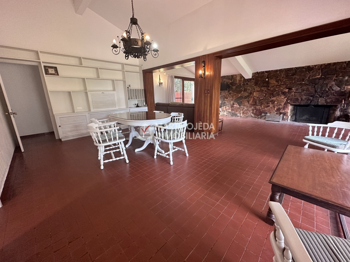 Casa ID.40120 - Punta del Este casa en venta de 3 dormitorios en Barrio Cantegril