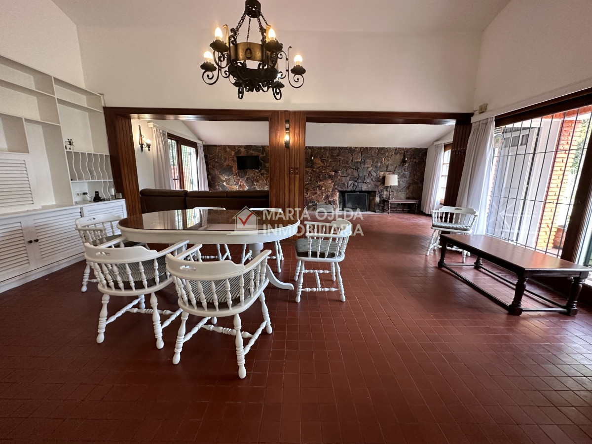Casa ID.40120 - Punta del Este casa en venta de 3 dormitorios en Barrio Cantegril