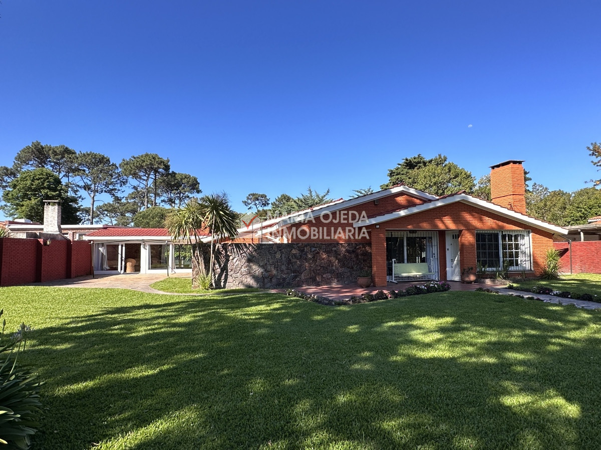 Casa ID.40120 - Punta del Este casa en venta de 3 dormitorios en Barrio Cantegril