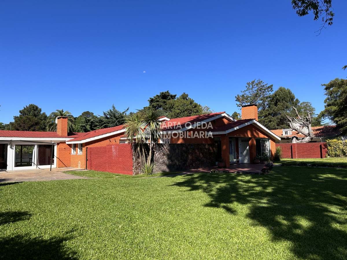 Casa ID.40120 - Punta del Este casa en venta de 3 dormitorios en Barrio Cantegril