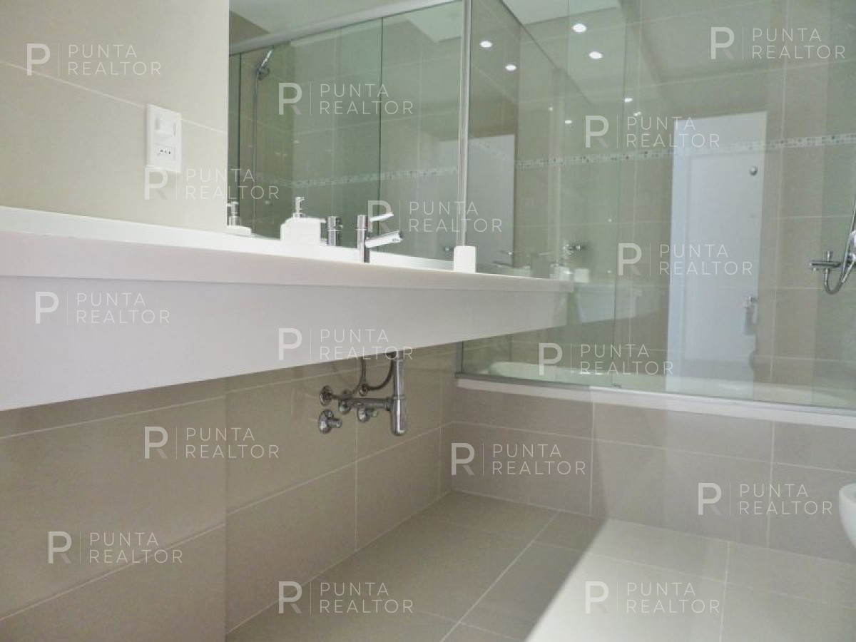 Apartamento ID.1038 - Apartamento en venta Playa Mansa 3 dormitorios