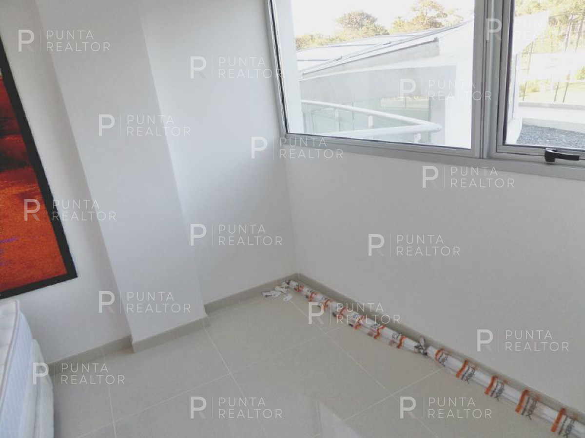 Apartamento ID.1038 - Apartamento en venta Playa Mansa 3 dormitorios
