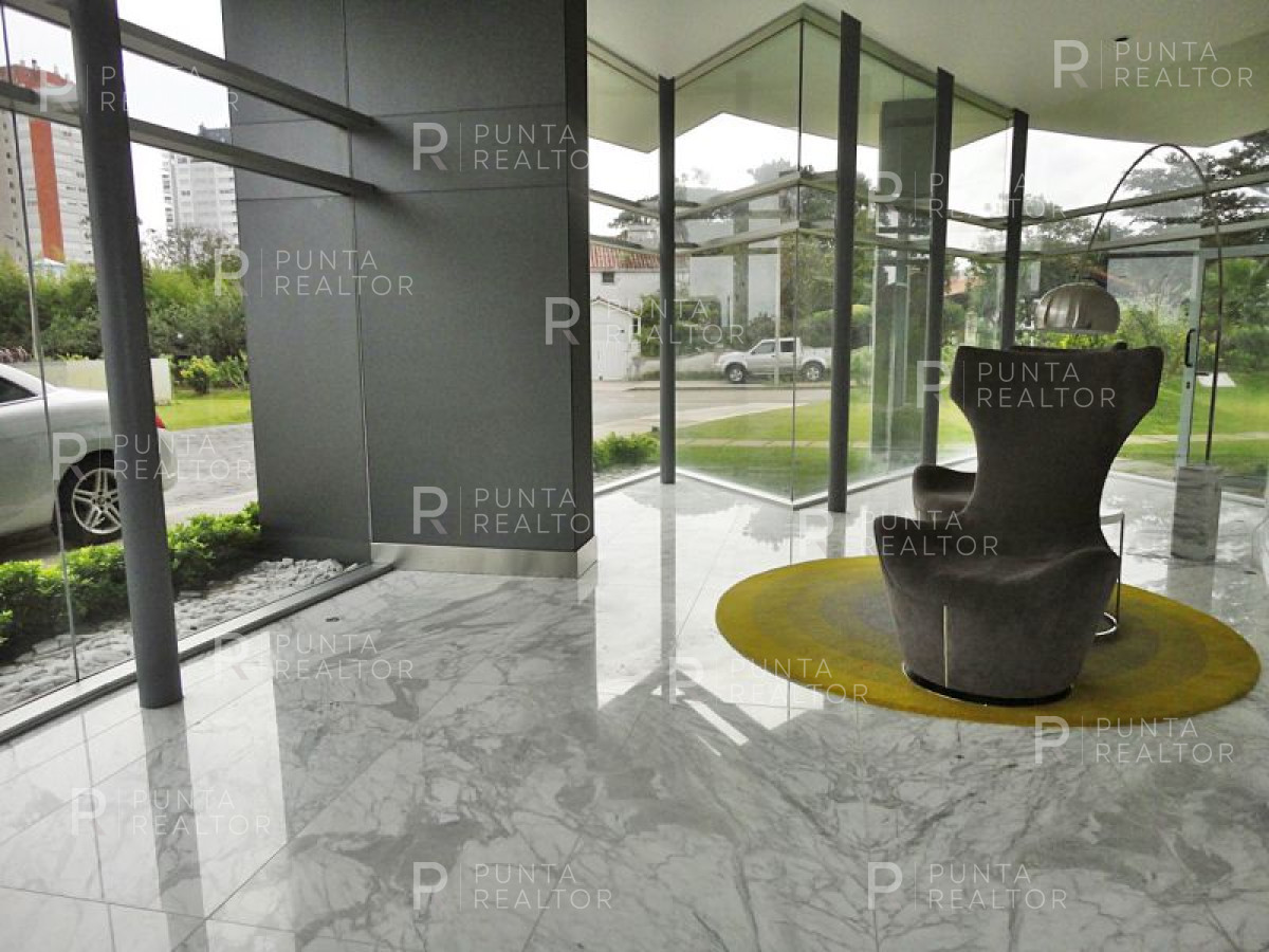 Apartamento ID.1038 - Apartamento en venta Playa Mansa 3 dormitorios