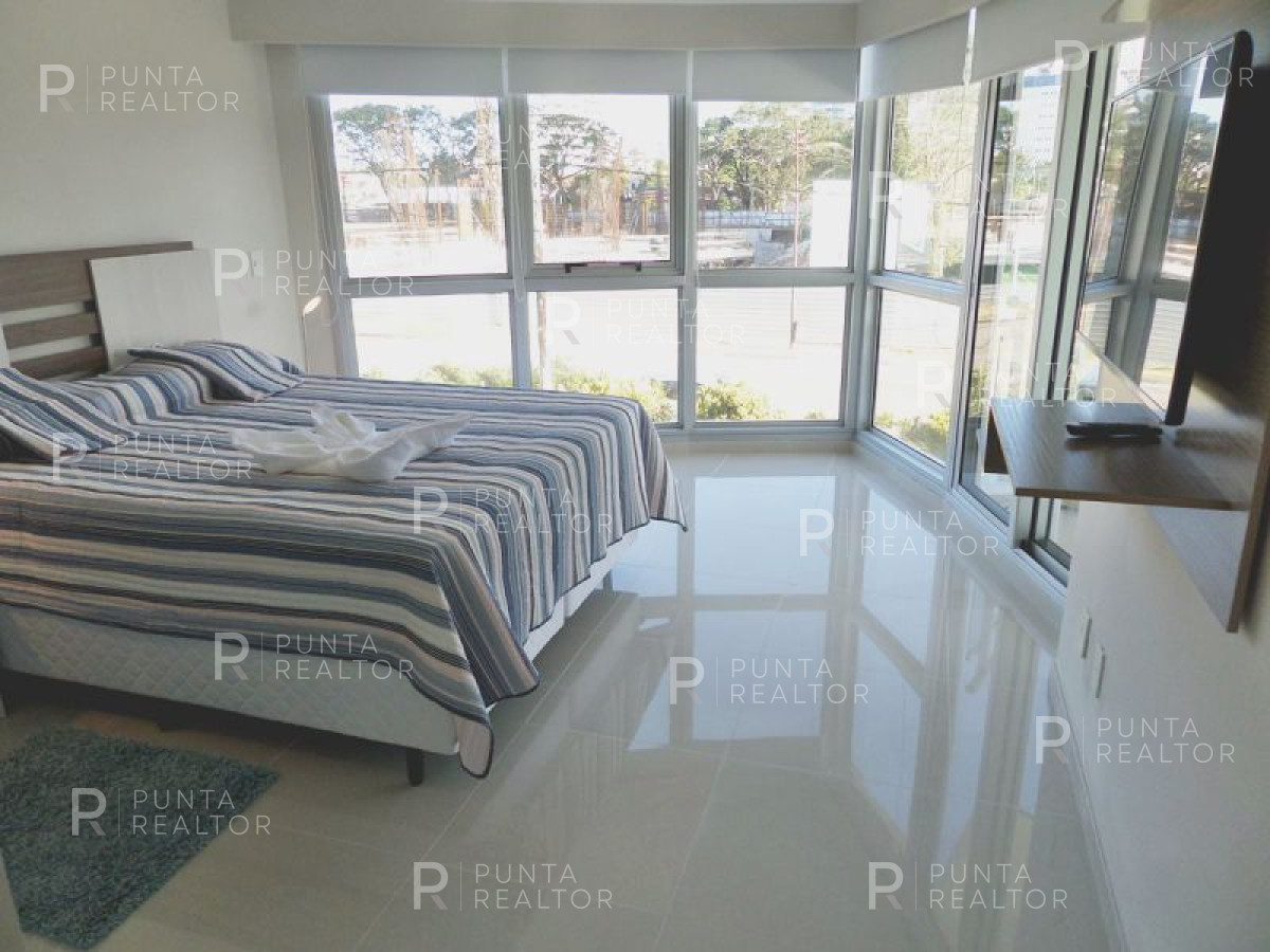 Apartamento ID.1038 - Apartamento en venta Playa Mansa 3 dormitorios