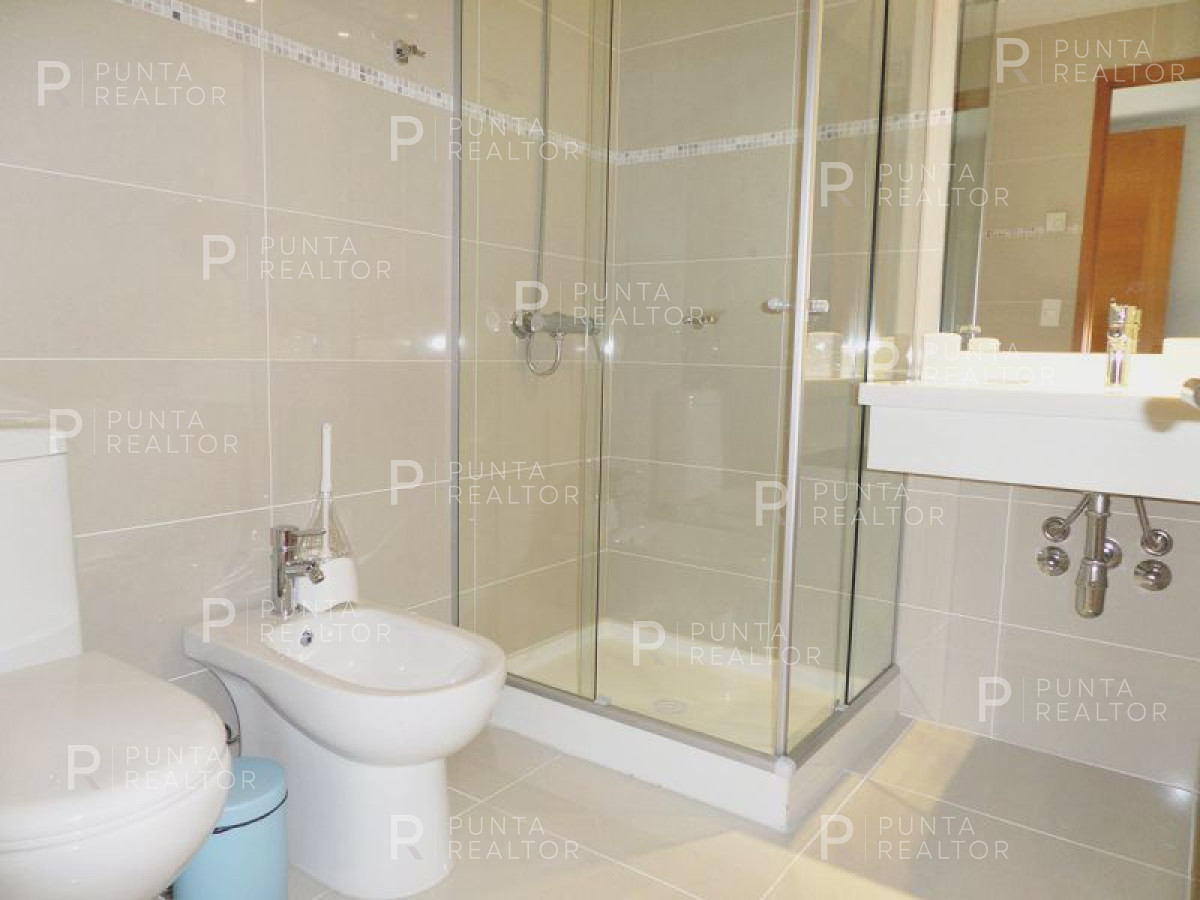 Apartamento ID.1038 - Apartamento en venta Playa Mansa 3 dormitorios
