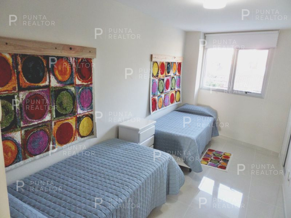 Apartamento ID.1038 - Apartamento en venta Playa Mansa 3 dormitorios