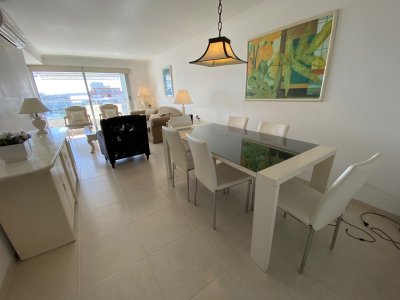 Apartamento en venta Playa Mansa 2 dormitorios