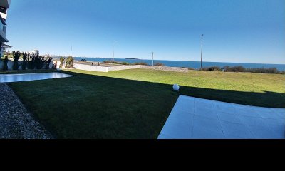 Apartamento en venta Playa Mansa 2 dormitorios