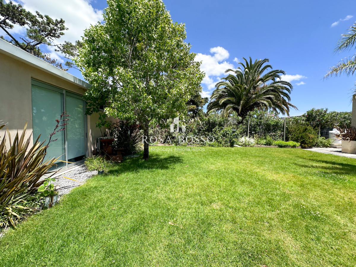 Apartamento ID.9593 - Casa Venta 4 dormitorios Laguna del Diario Punta del Este