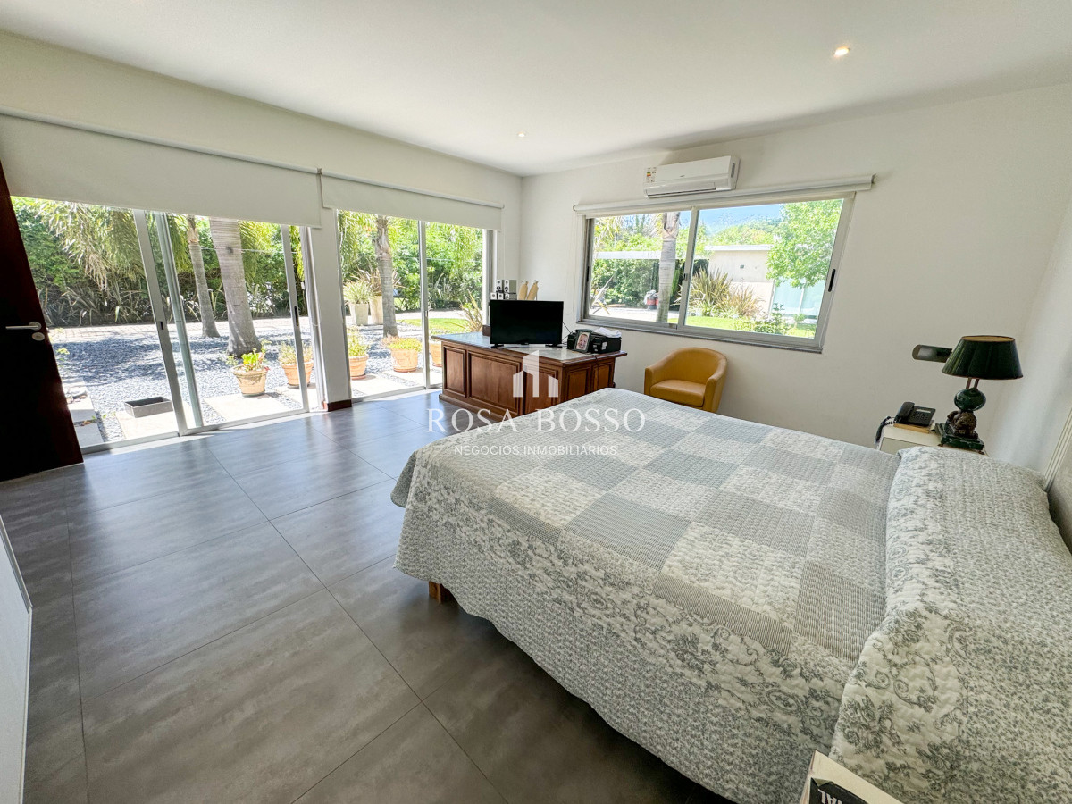 Apartamento ID.9593 - Casa Venta 4 dormitorios Laguna del Diario Punta del Este